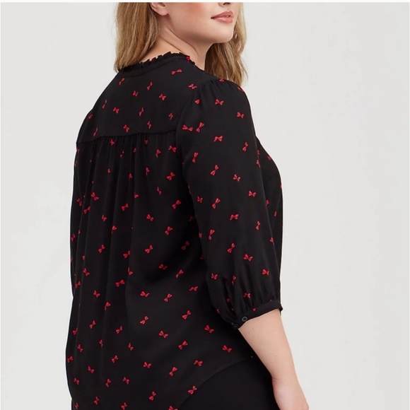 Torrid Twill Tie Neck Peasant Top sz 3 (22-24) - Picture 6 of 16